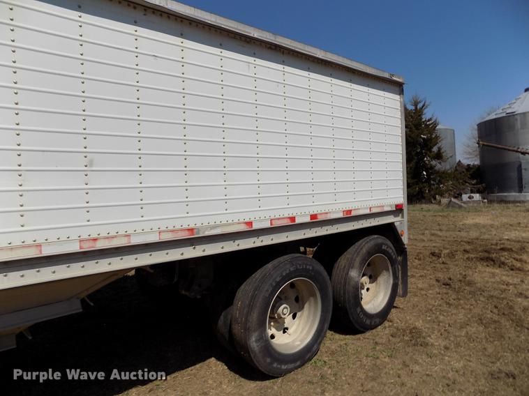 image for item DE1138 1999 Wilson DWH-400 Pace Setter double hopper bottom grain trailer