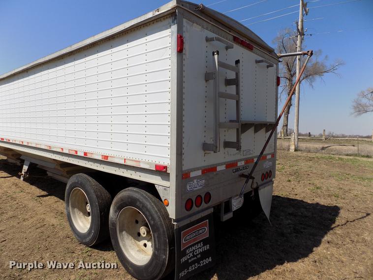 image for item DE1138 1999 Wilson DWH-400 Pace Setter double hopper bottom grain trailer