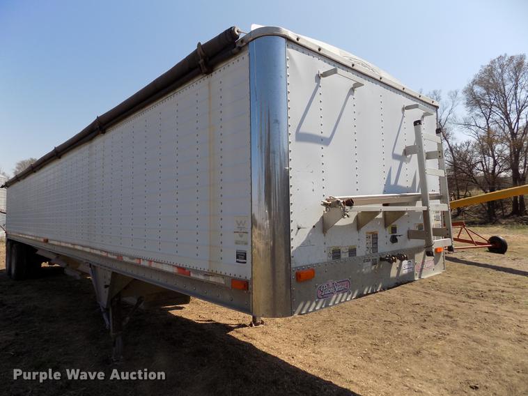 image for item DE1138 1999 Wilson DWH-400 Pace Setter double hopper bottom grain trailer