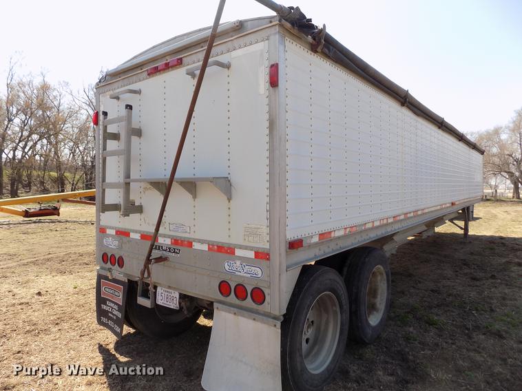 image for item DE1138 1999 Wilson DWH-400 Pace Setter double hopper bottom grain trailer