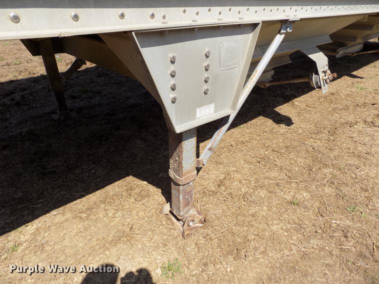 image for item DE1138 1999 Wilson DWH-400 Pace Setter double hopper bottom grain trailer