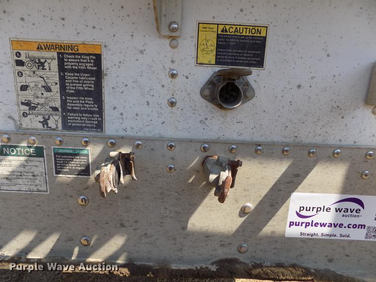 image for item DE1138 1999 Wilson DWH-400 Pace Setter double hopper bottom grain trailer