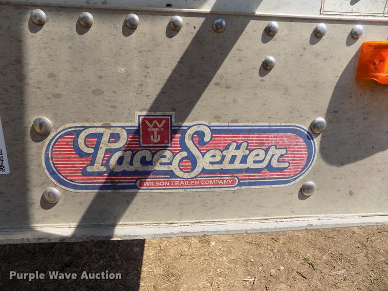 image for item DE1138 1999 Wilson DWH-400 Pace Setter double hopper bottom grain trailer