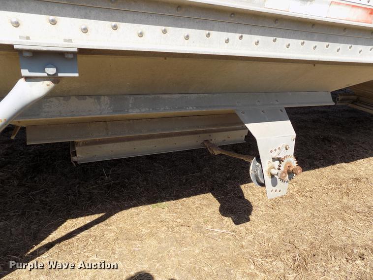 image for item DE1138 1999 Wilson DWH-400 Pace Setter double hopper bottom grain trailer