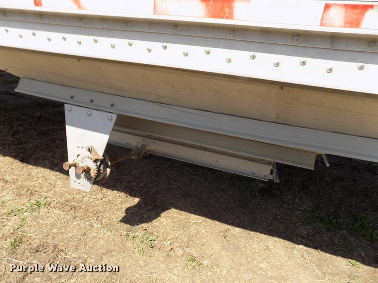 image for item DE1138 1999 Wilson DWH-400 Pace Setter double hopper bottom grain trailer