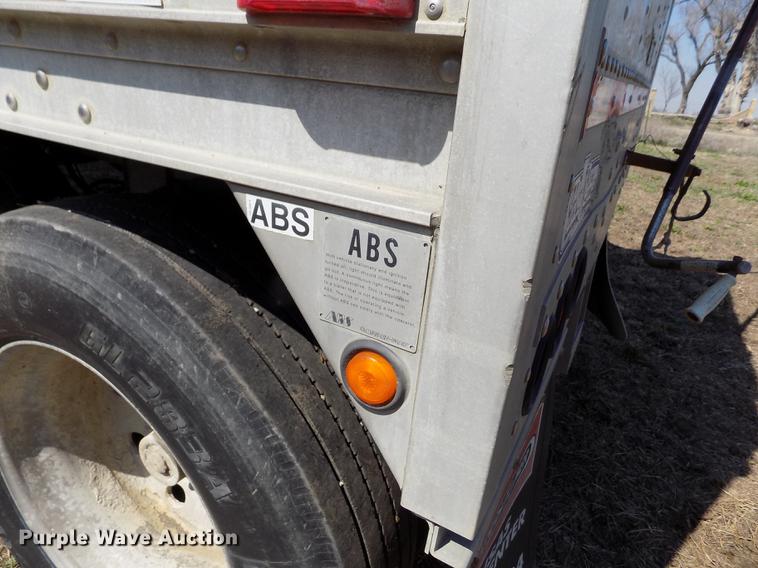 image for item DE1138 1999 Wilson DWH-400 Pace Setter double hopper bottom grain trailer