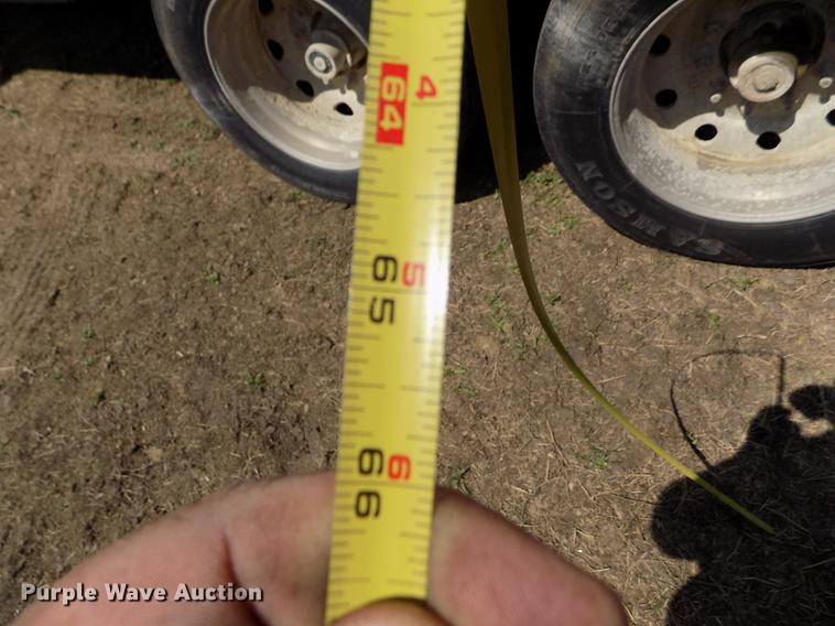 image for item DE1138 1999 Wilson DWH-400 Pace Setter double hopper bottom grain trailer