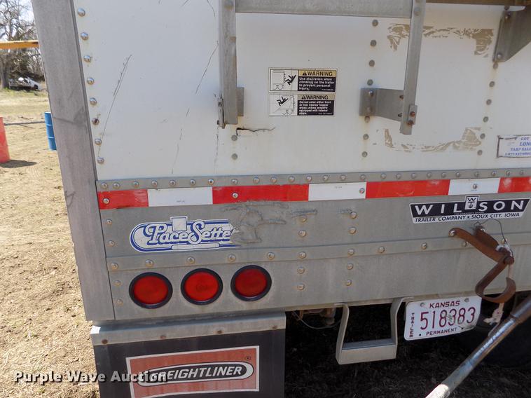 image for item DE1138 1999 Wilson DWH-400 Pace Setter double hopper bottom grain trailer