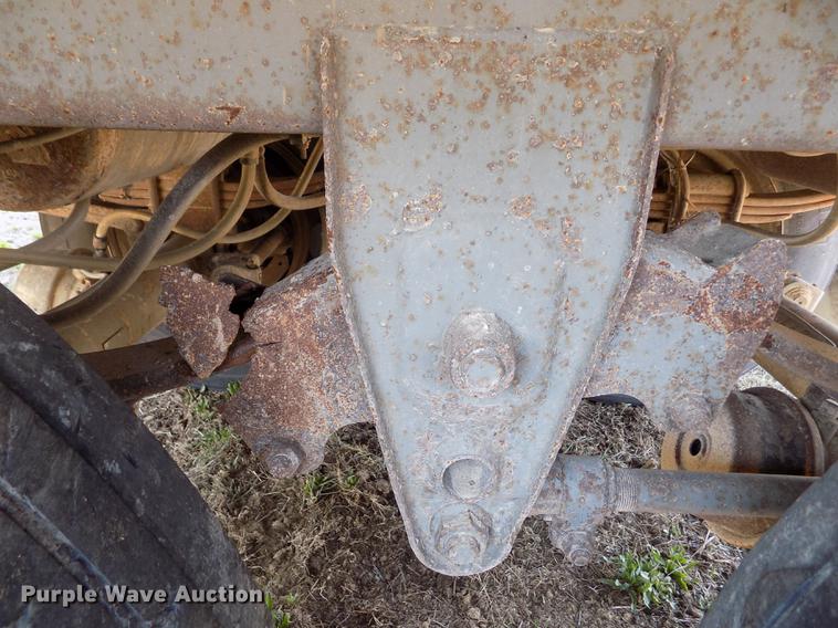 image for item DE1138 1999 Wilson DWH-400 Pace Setter double hopper bottom grain trailer