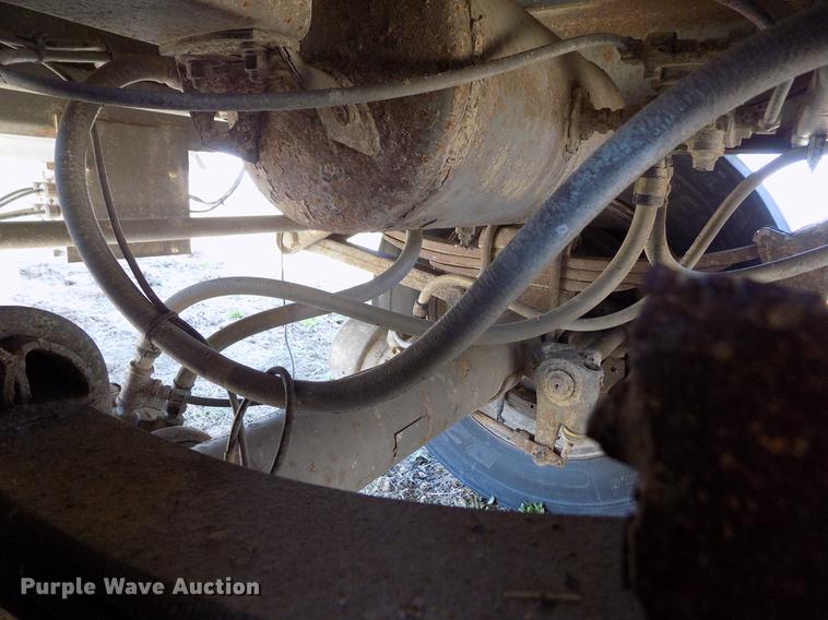 image for item DE1138 1999 Wilson DWH-400 Pace Setter double hopper bottom grain trailer