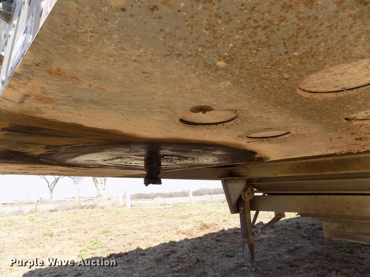 image for item DE1138 1999 Wilson DWH-400 Pace Setter double hopper bottom grain trailer