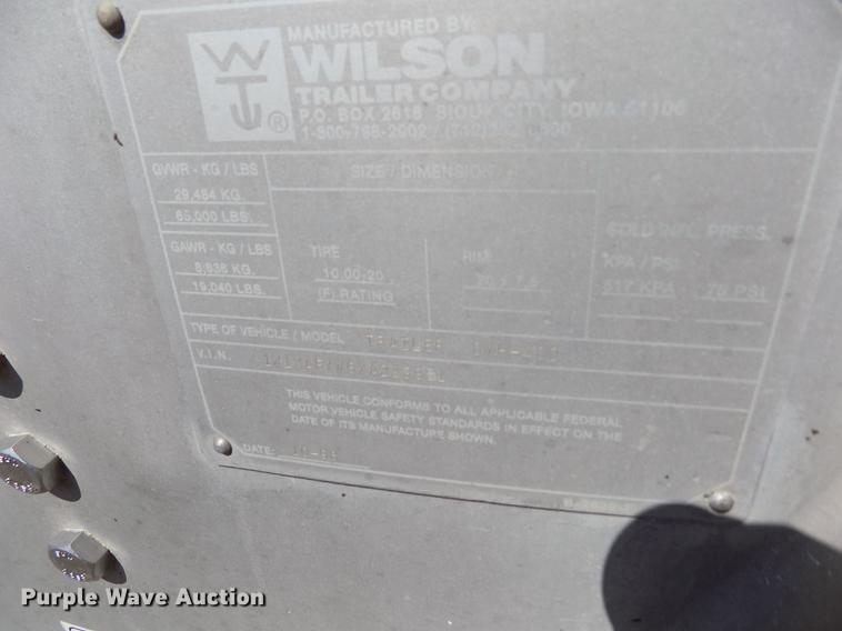 image for item DE1138 1999 Wilson DWH-400 Pace Setter double hopper bottom grain trailer