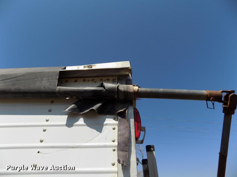 image for item DE1138 1999 Wilson DWH-400 Pace Setter double hopper bottom grain trailer