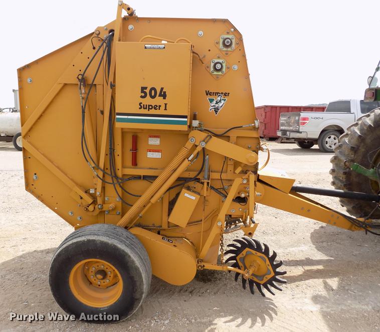 image for item DE1154 1999 Vermeer 504 Super I round baler