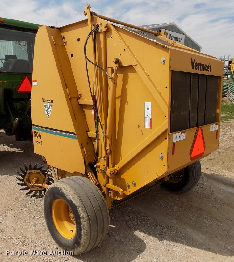 image for item DE1154 1999 Vermeer 504 Super I round baler