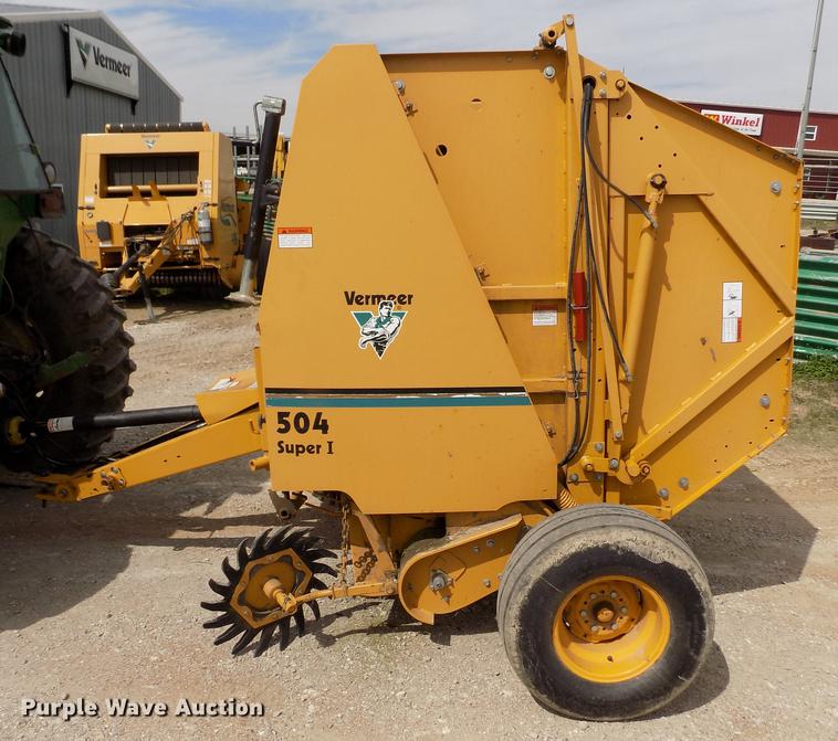 image for item DE1154 1999 Vermeer 504 Super I round baler