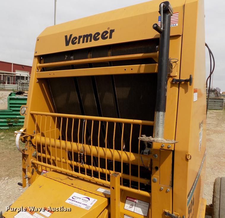 image for item DE1154 1999 Vermeer 504 Super I round baler