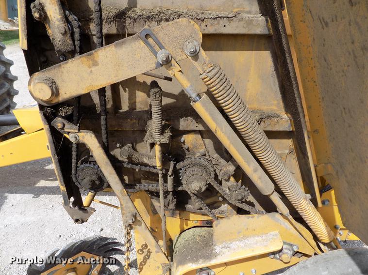 image for item DE1154 1999 Vermeer 504 Super I round baler