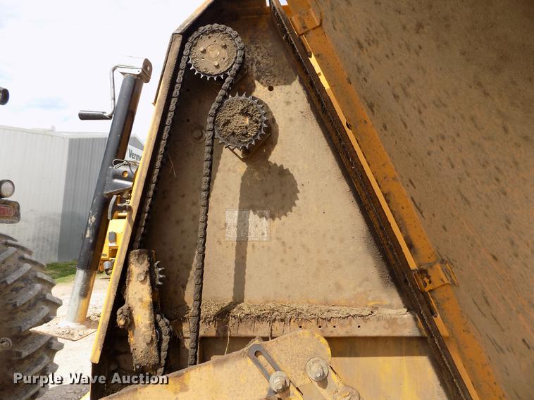 image for item DE1154 1999 Vermeer 504 Super I round baler