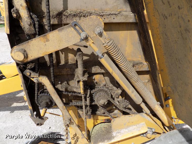 image for item DE1154 1999 Vermeer 504 Super I round baler