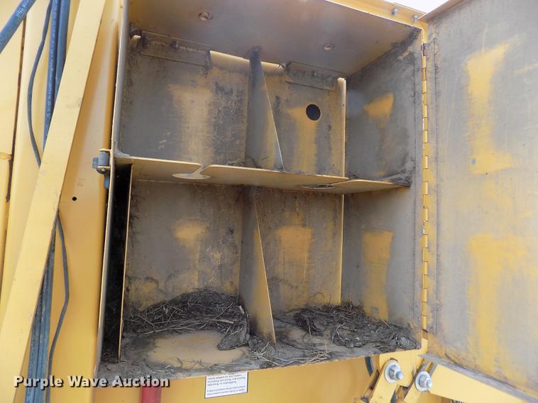 image for item DE1154 1999 Vermeer 504 Super I round baler