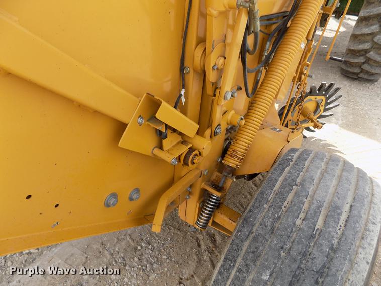 image for item DE1154 1999 Vermeer 504 Super I round baler