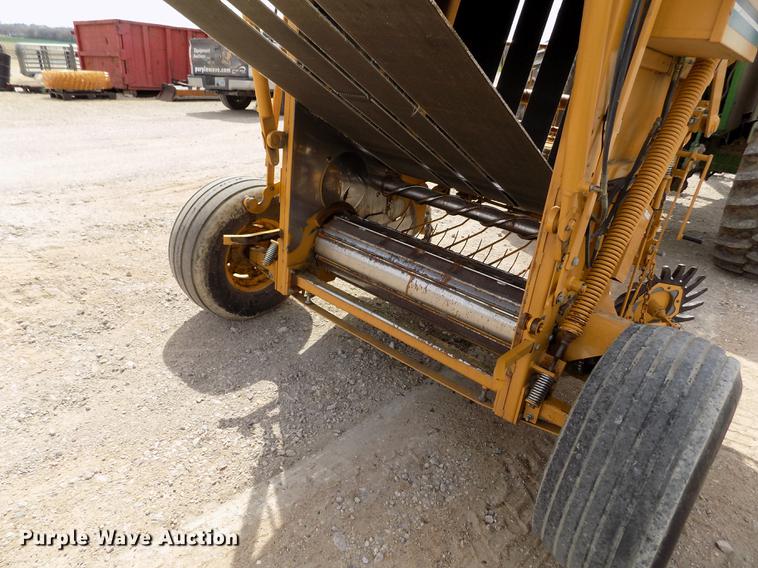 image for item DE1154 1999 Vermeer 504 Super I round baler
