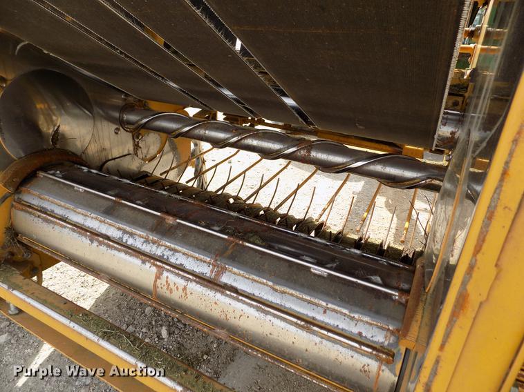 image for item DE1154 1999 Vermeer 504 Super I round baler