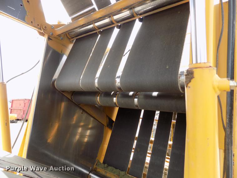 image for item DE1154 1999 Vermeer 504 Super I round baler