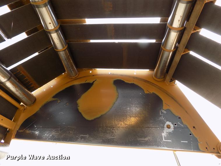 image for item DE1154 1999 Vermeer 504 Super I round baler