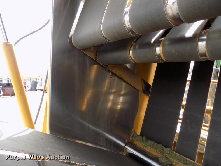 image for item DE1154 1999 Vermeer 504 Super I round baler