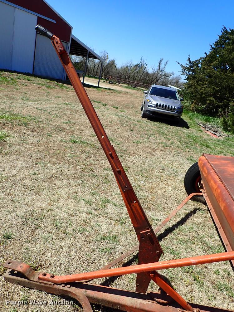 image for item DF1085 (2) New Idea grain drills