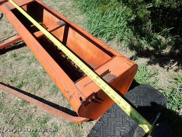 image for item DF1085 (2) New Idea grain drills