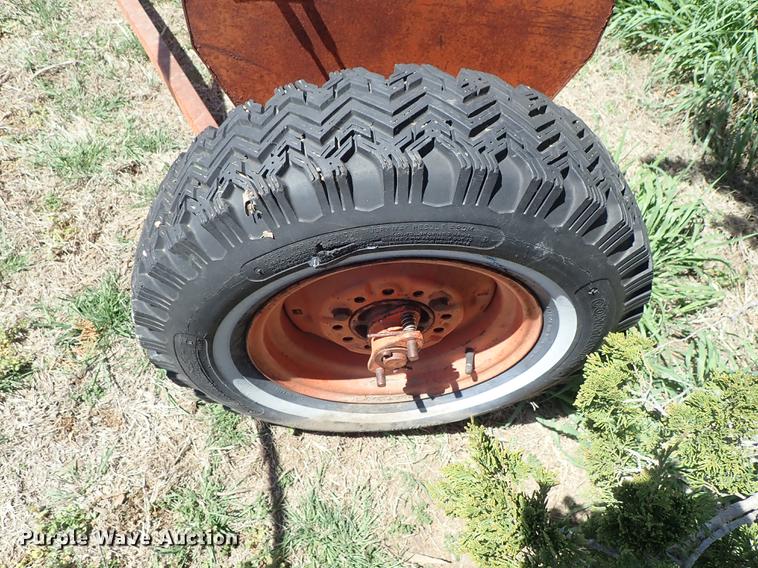 image for item DF1085 (2) New Idea grain drills