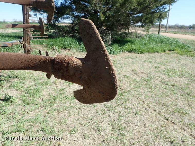 image for item DF1089 John Deere 1010 field cultivator