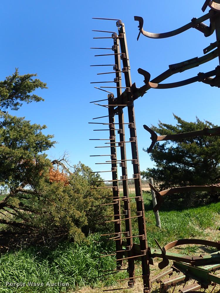 image for item DF1089 John Deere 1010 field cultivator