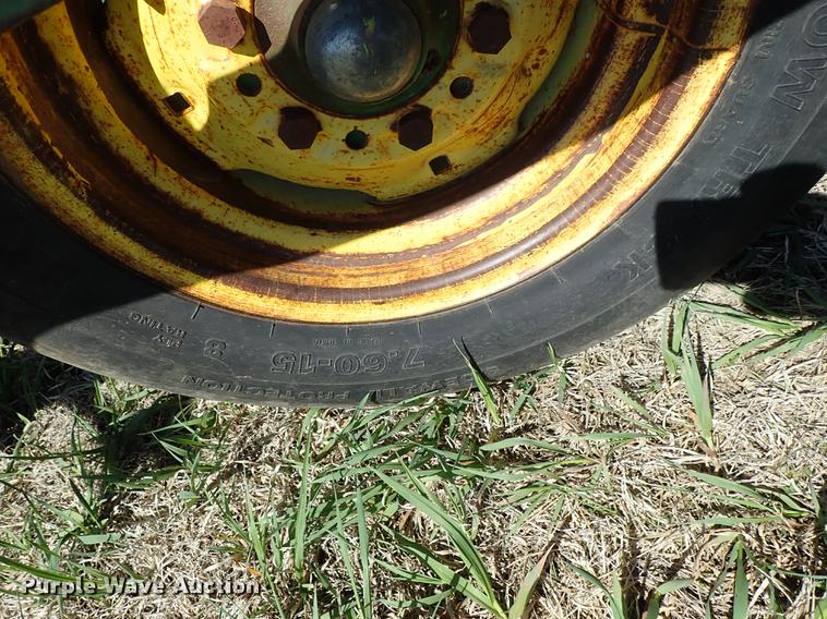 image for item DF1089 John Deere 1010 field cultivator