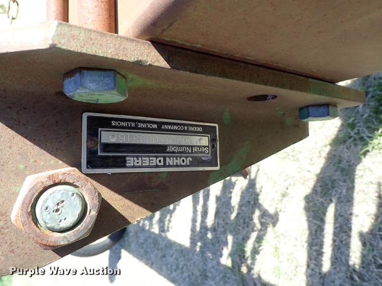 image for item DF1090 John Deere 825 cultivator