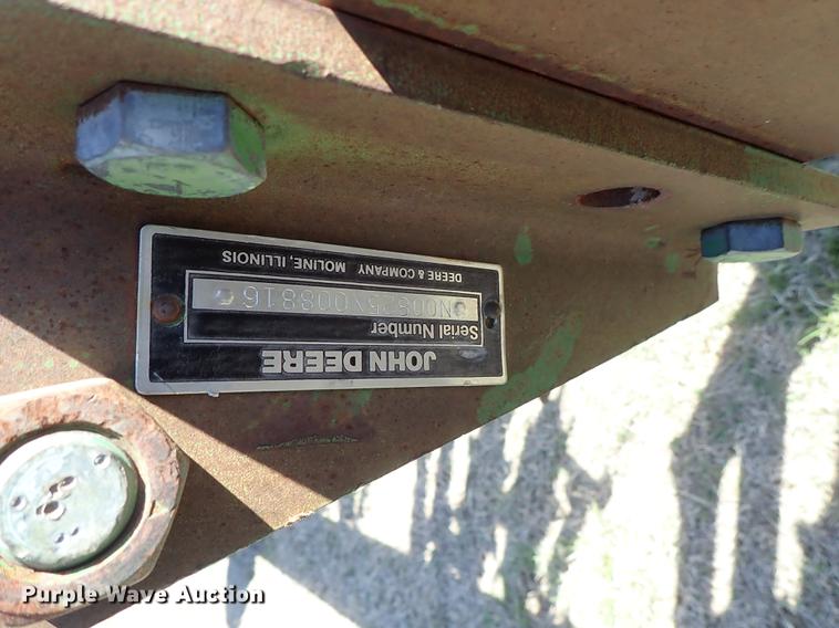 image for item DF1090 John Deere 825 cultivator