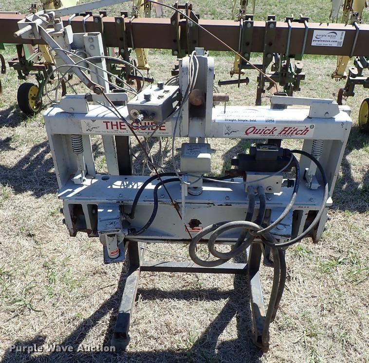 image for item DF1091 Lincoln Creek Mfg. The Guide quick hitch three point row crop guidance