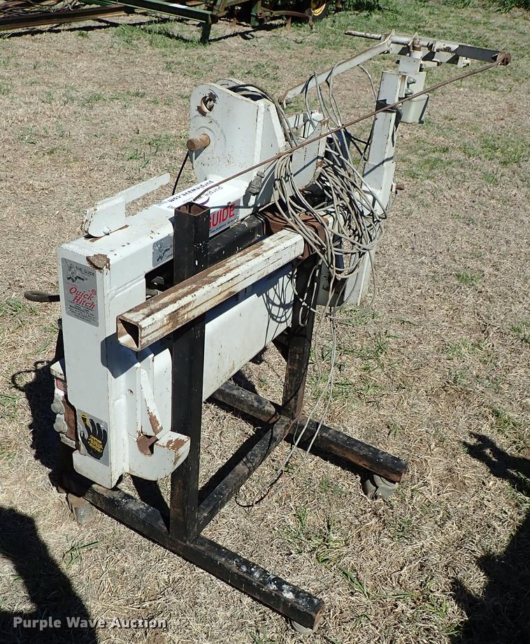 image for item DF1091 Lincoln Creek Mfg. The Guide quick hitch three point row crop guidance