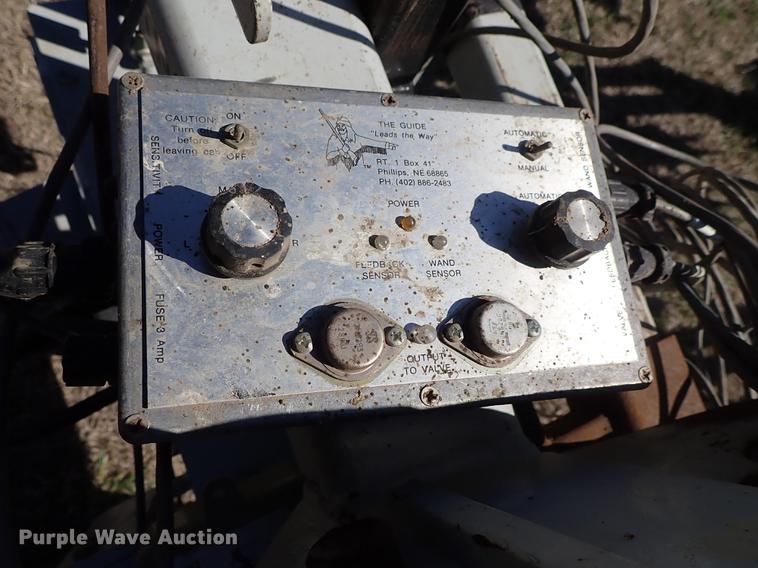 image for item DF1091 Lincoln Creek Mfg. The Guide quick hitch three point row crop guidance