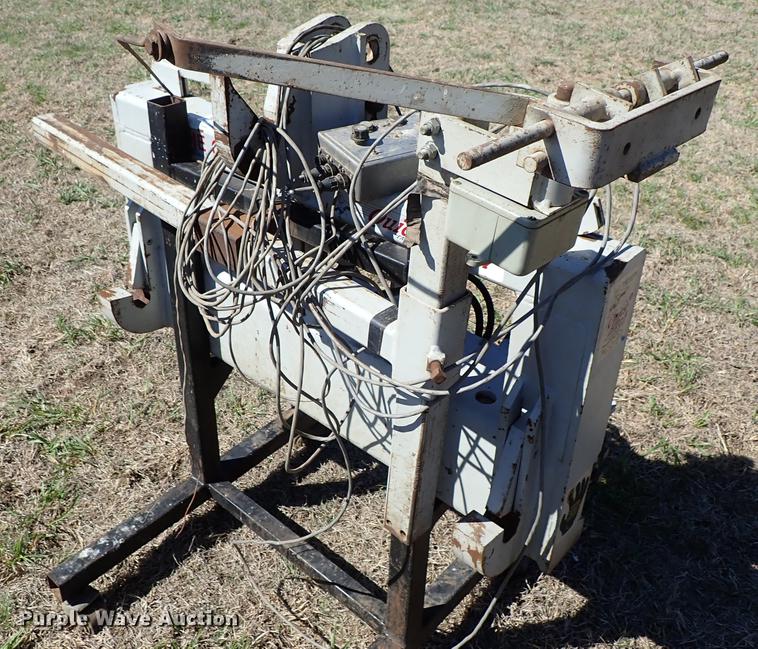 image for item DF1091 Lincoln Creek Mfg. The Guide quick hitch three point row crop guidance