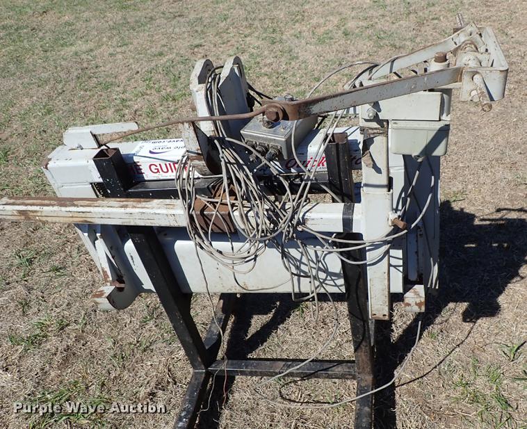 image for item DF1091 Lincoln Creek Mfg. The Guide quick hitch three point row crop guidance