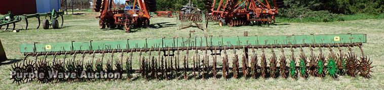 image for item DF1092 John Deere 400 rotary hoe