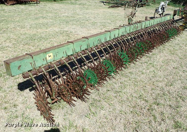 image for item DF1092 John Deere 400 rotary hoe