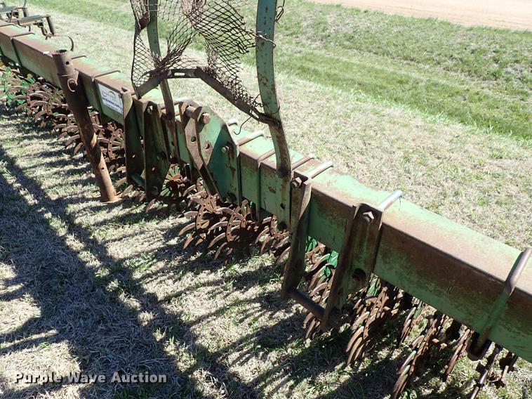 image for item DF1092 John Deere 400 rotary hoe
