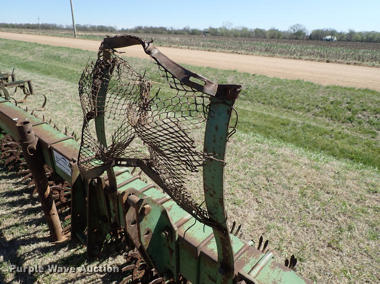 image for item DF1092 John Deere 400 rotary hoe