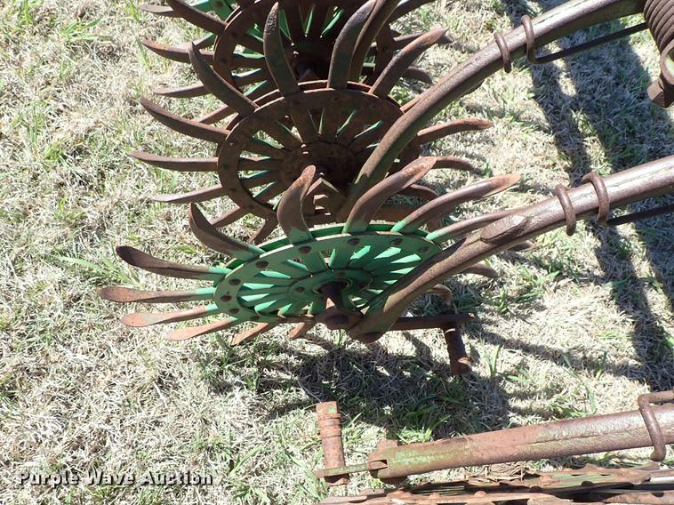 image for item DF1092 John Deere 400 rotary hoe