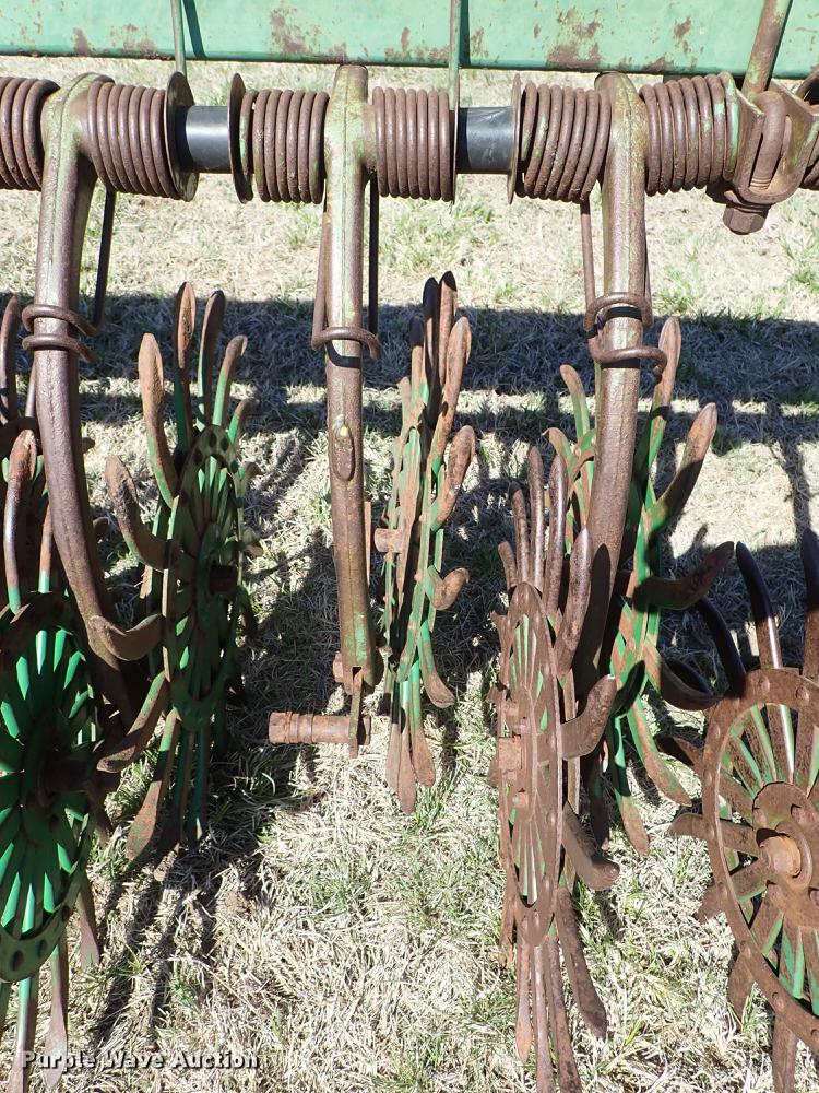 image for item DF1092 John Deere 400 rotary hoe